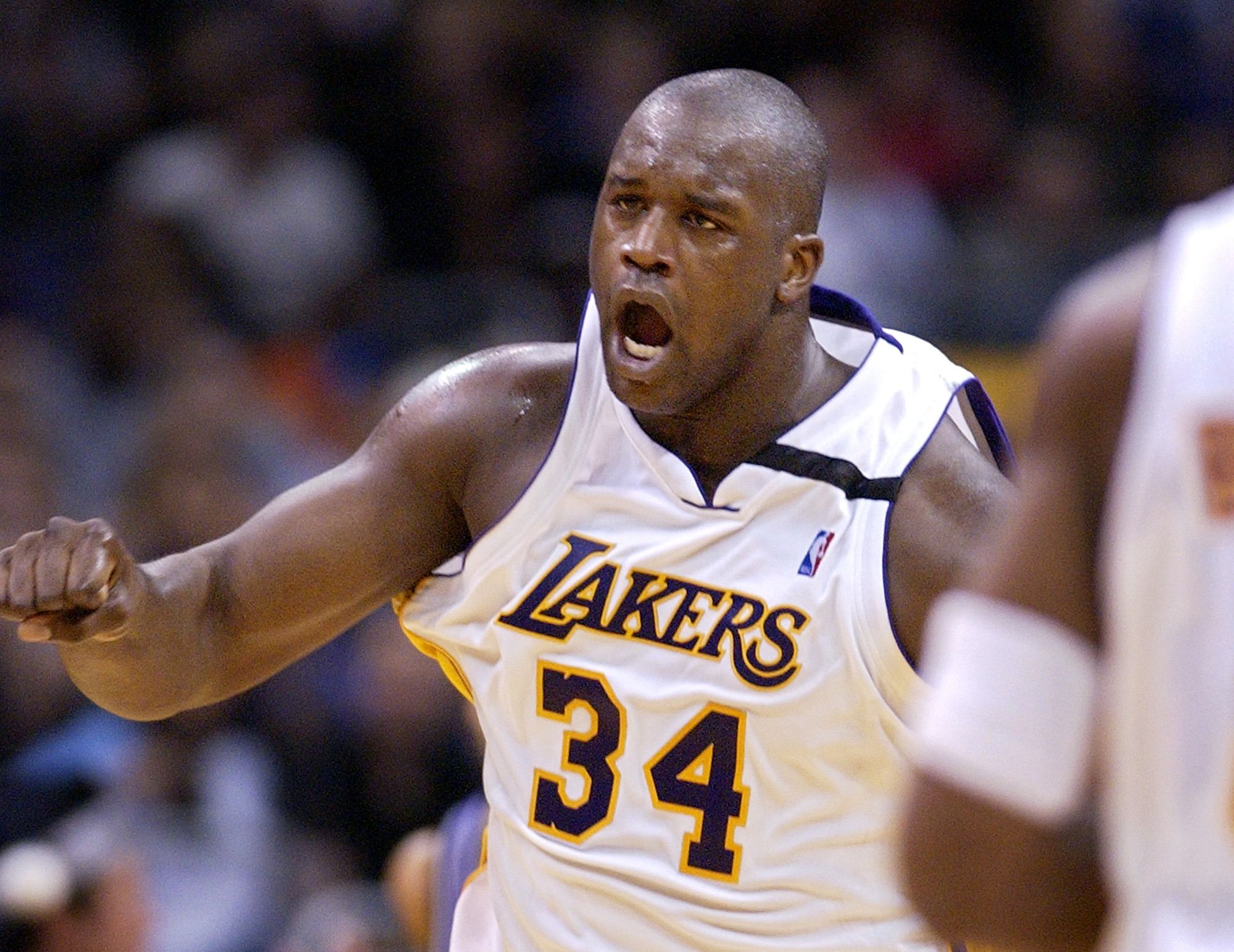 德媒：磁卡需大幅降薪才可能续约，队里已有他的接班人比朔夫（德媒：磁卡若不大幅降薪恐难续约，队内已将比朔夫视为其接班人）