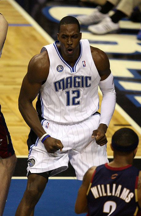 国安备战足协杯决赛，法比奥入选，韩佳奇随队助战，球队士气高昂。（国安冲刺足协杯决赛：法比奥入选名单，韩佳奇随队出征，士气正旺）