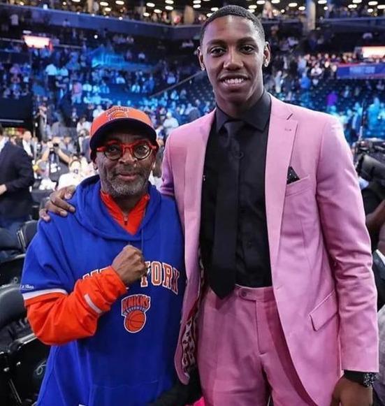 中超球队阵容分析：武汉三镇近期变化,（武汉三镇阵容新动向：中超近期变化解析）