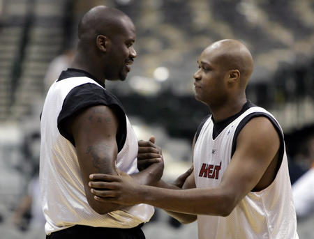 什么情况？西海岸男女足分别被处以转会禁令，但FIFA网站又说只适用于女足（信息矛盾？西海岸男女足遭转会禁令，FIFA官网却称仅针对女足）