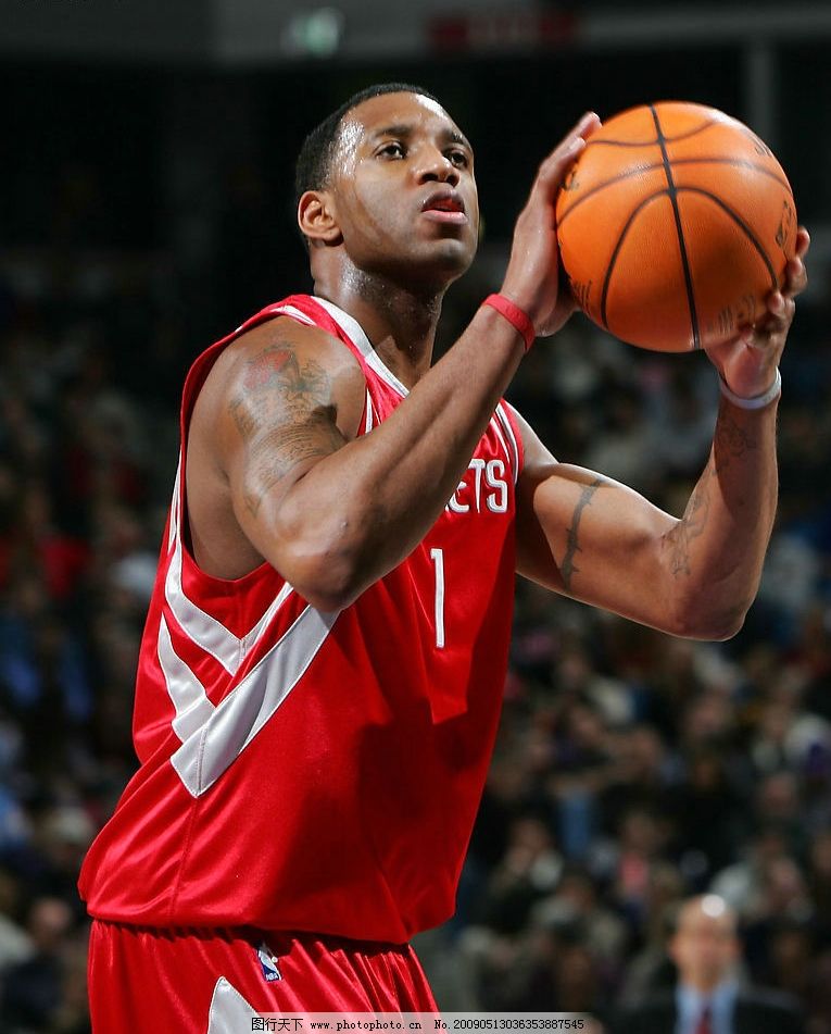 篮球盛宴已就位！主场门票火热在售（篮球盛典燃情开战，主场门票火爆抢购中）