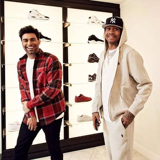 欧文突破防守送出关键助攻（欧文穿透防线妙传制胜）