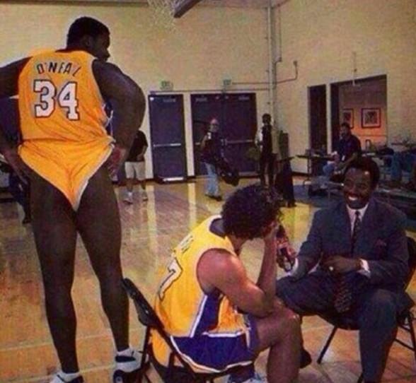 加泰电台：拉波尔塔想请前球员回诺坎普拍照，梅西不太可能去（加泰电台：拉波尔塔拟邀昔日球员回诺坎普合影，梅西出席可能性不大）