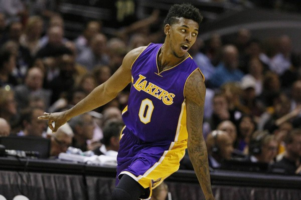 德天空：阿兹努世俱杯训练表现和态度不佳，让孔帕尼感到失望（德国天空体育：阿兹努在世俱杯训练中的态度与表现欠佳，令孔帕尼失望）