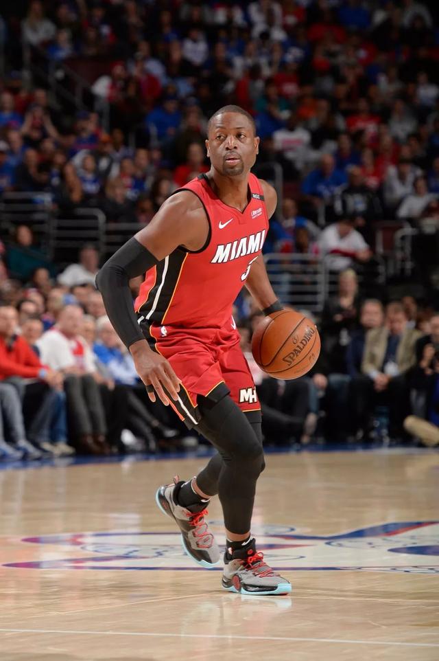 亚洲杯小组赛冷门频出（亚洲杯小组赛爆冷连连）